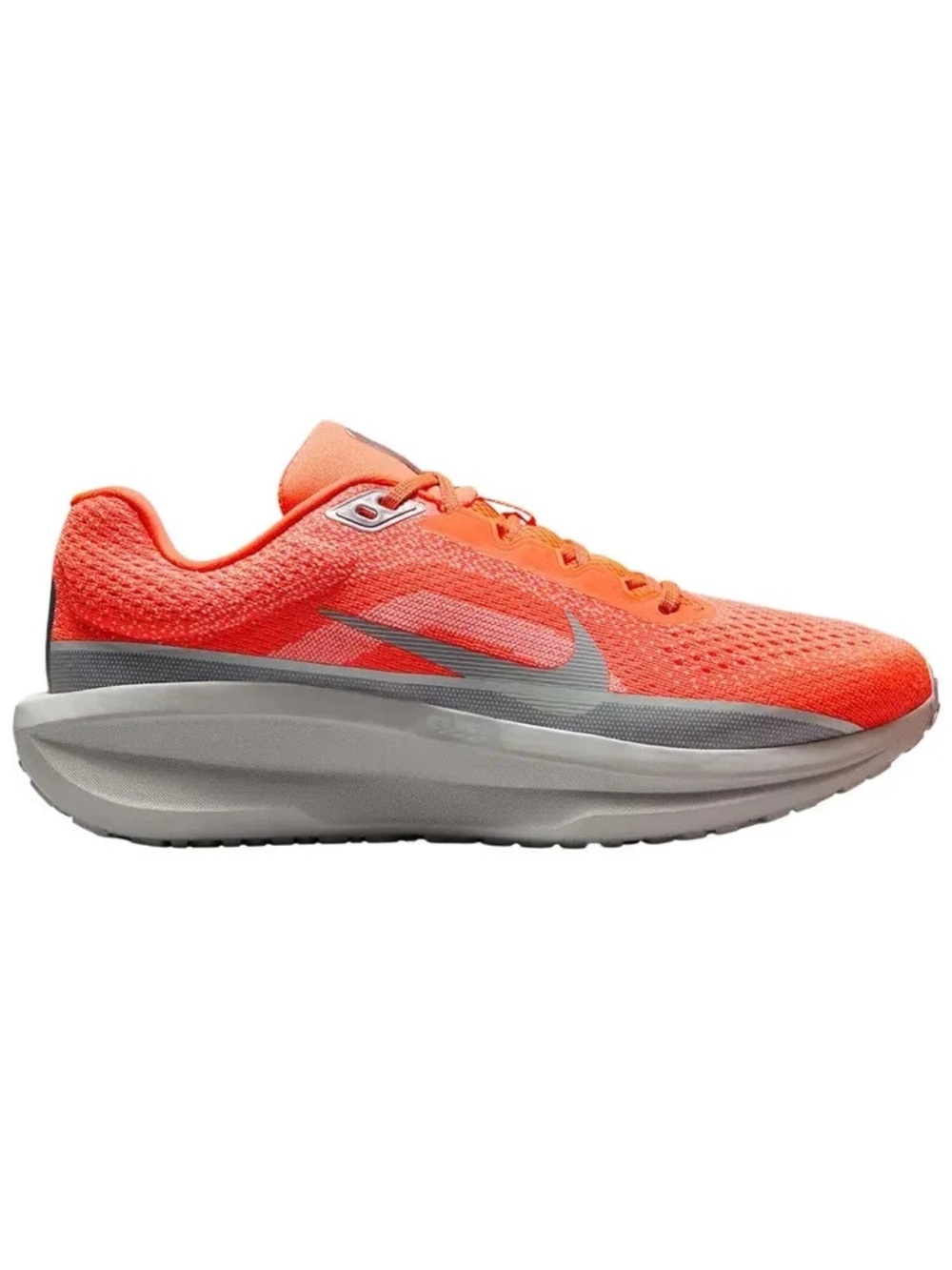 NWOB Nike Wmns Zoom Winflo 11 'Hyper
Cimson' Sneakers. Size 9. MSRP $149